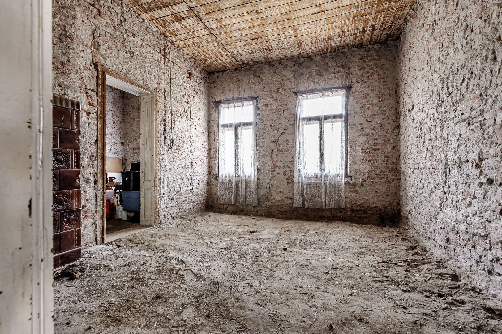 Proprietate Rezervata Casă boierească cu teren generos in Lipova - Poză 2