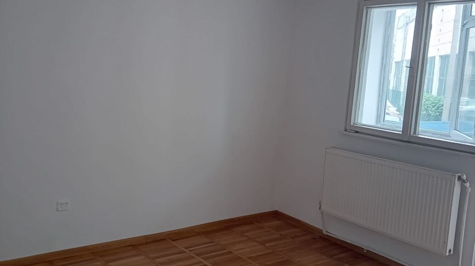 Apartament 2 camere – Port, etaj 1/4 – 3 balcoane, centrală, geam la baie - Poză 11