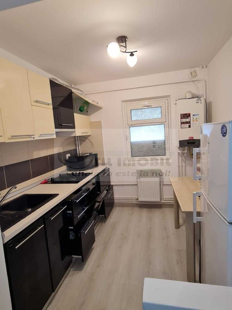 Apartament 3 camere– Str. Sf. Lazăr, vis-a-vis de Palas Mall, RENOVAT - Poză 4