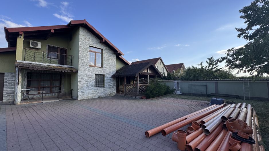Casa Individuala Sanmihaiu Roman,P+M,5 Camere,2 Bai,Renovata Complet,Semicentral - Poză 3