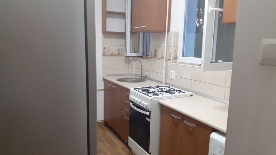 Închiriez apartament cu doua camere - Poză 8