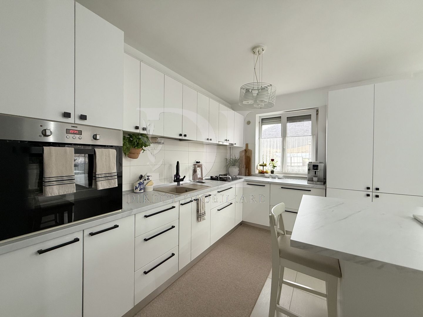 Apartament la cheie / etaj intermediar / Zona Florilor - Poză 1