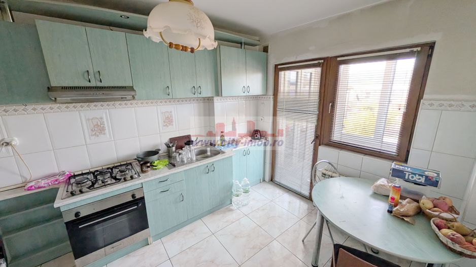 Vanzare Apartament 3 camere Curtea de Arges, Judetul ARGES - Poză 9