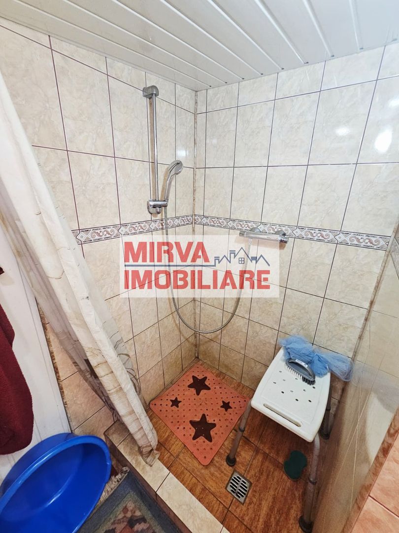 🏡 Casă spațioasă cu 9 camere în Strejnicu – pentru locuință, birouri - Poză 15