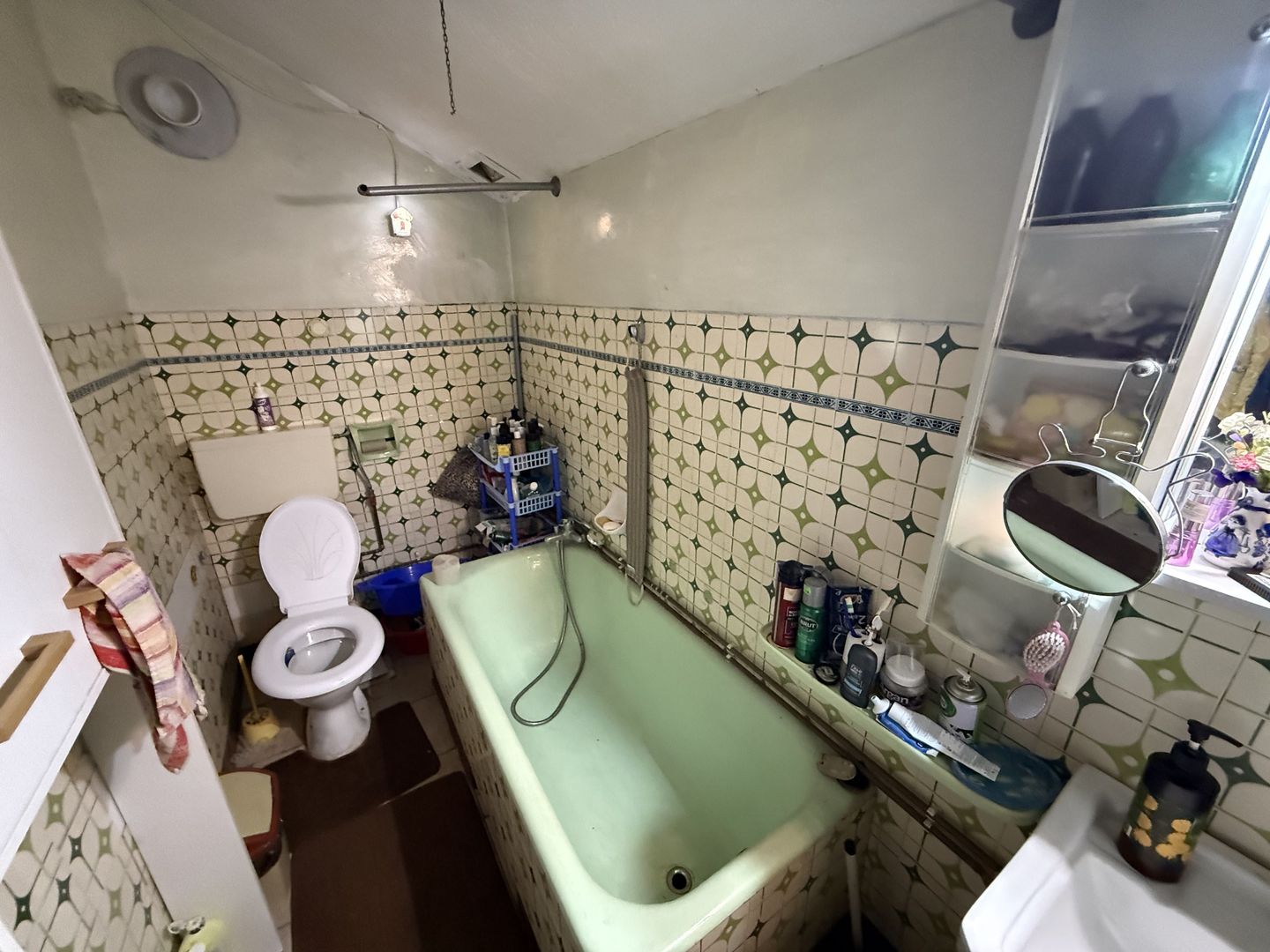 Casă corp C1 84mp + casă corp C2 51mp+garaj+ grădină și teren 889mp - Poză 15