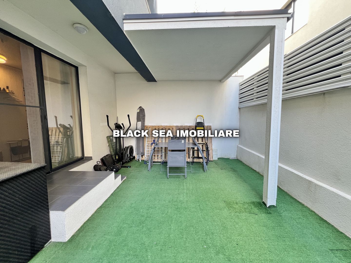 Garsoniera ultramoderna cu terasa si loc de parcare  - Termen Lung - Poză 13