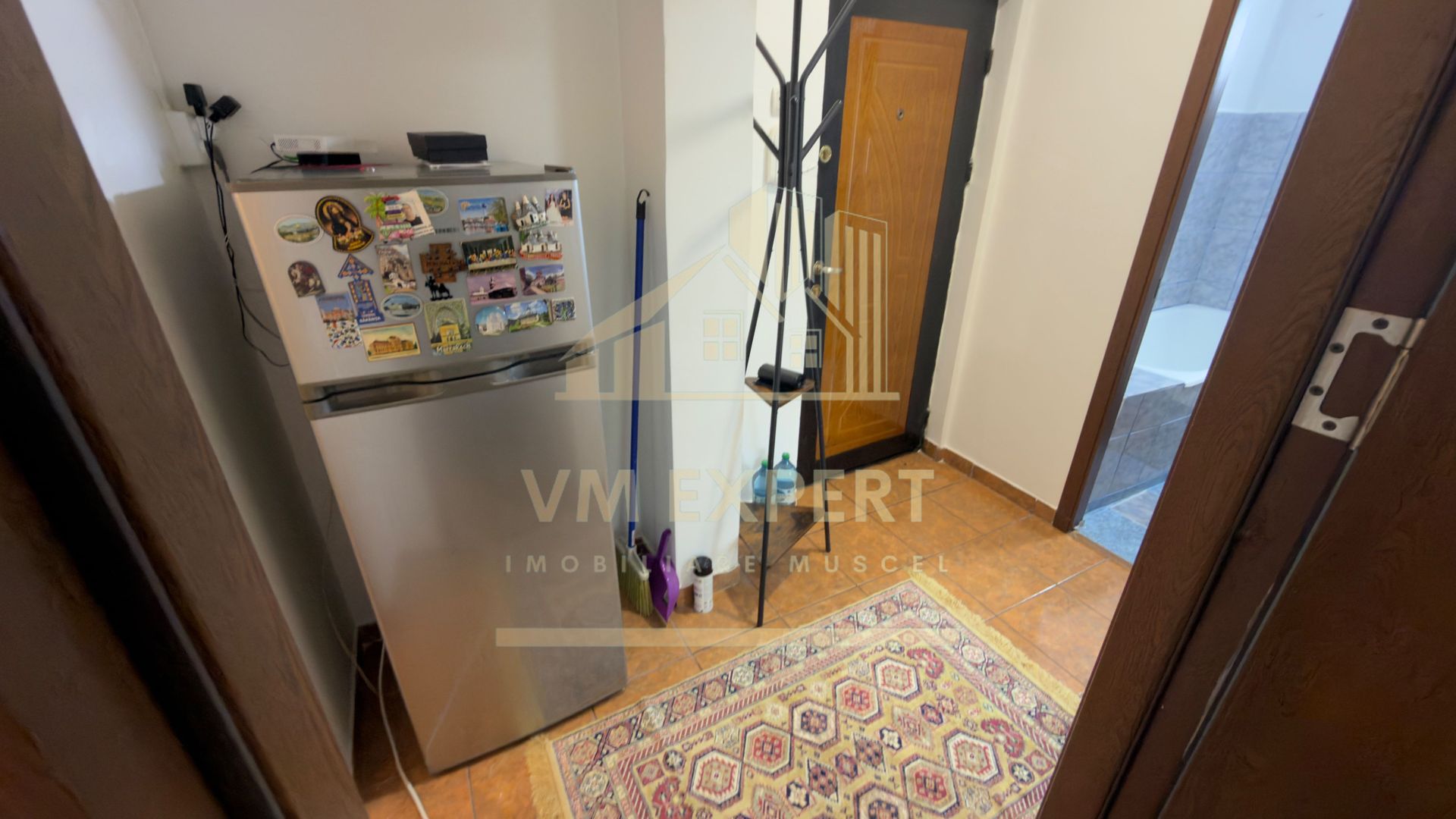 GARSONIERĂ TRANSFORMATĂ  APARTAMENT 2 CAMERE PARTER ZONĂ CENTRALĂ CAMPULUNG - Poză 19
