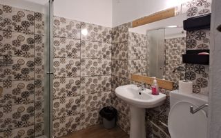 Ultracentral!! Clădire / 3 nivele – 14 camere, 300 mp utili, B-dul Eroilor!! - Poză 8