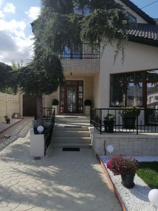 Vila unicat aproape de lac - Poză 2