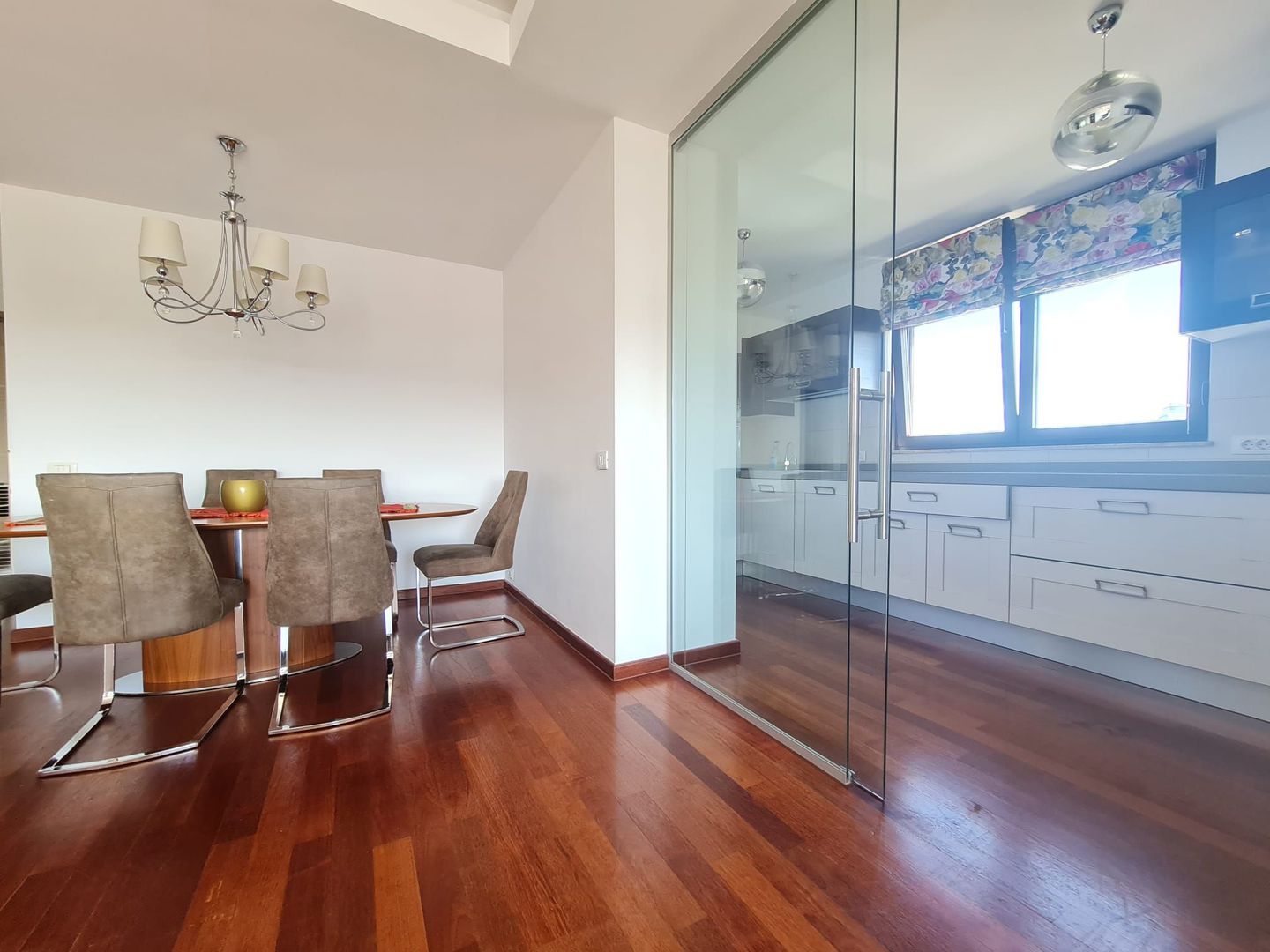 Apartament | 4 camere | 2 locuri parcare | North Area Lake View - Poză 3