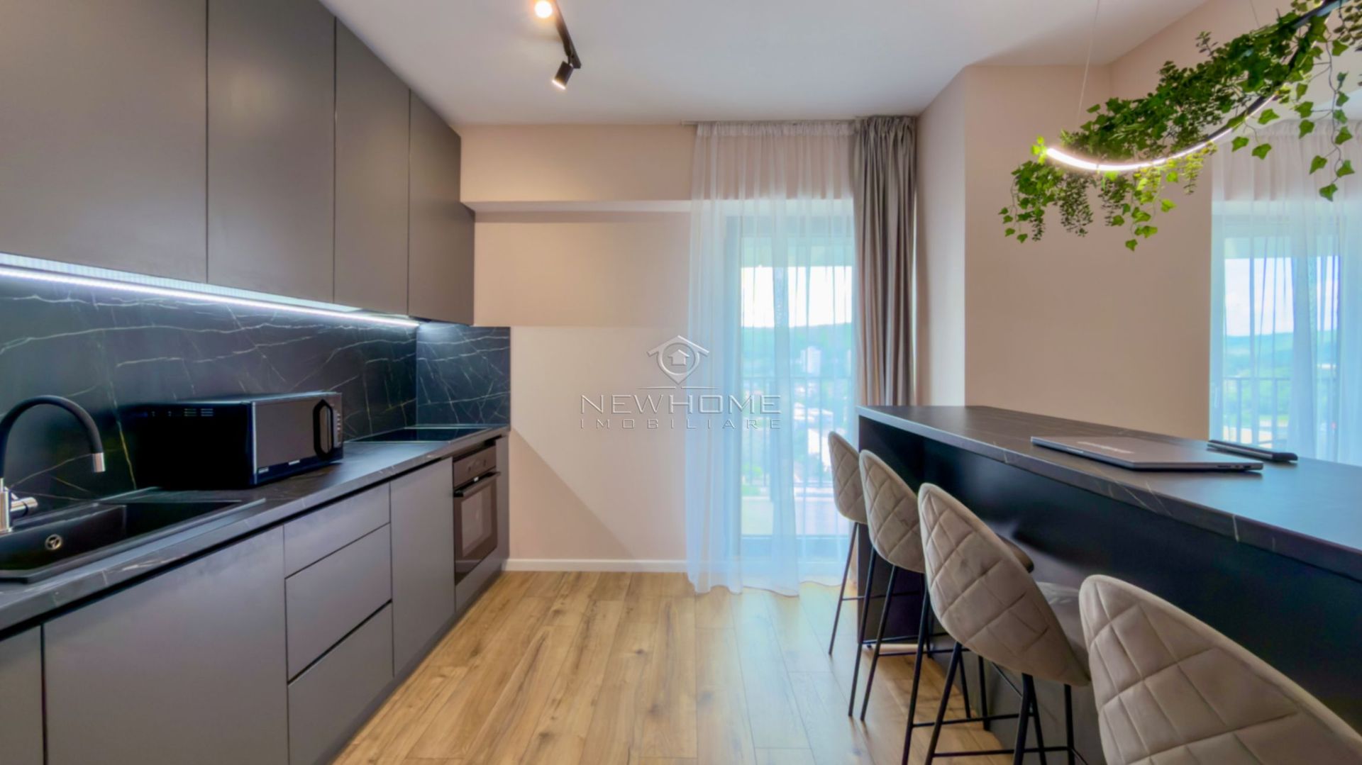 Apartament cu 2 camere, Parcare, West City Tower - Poză 4