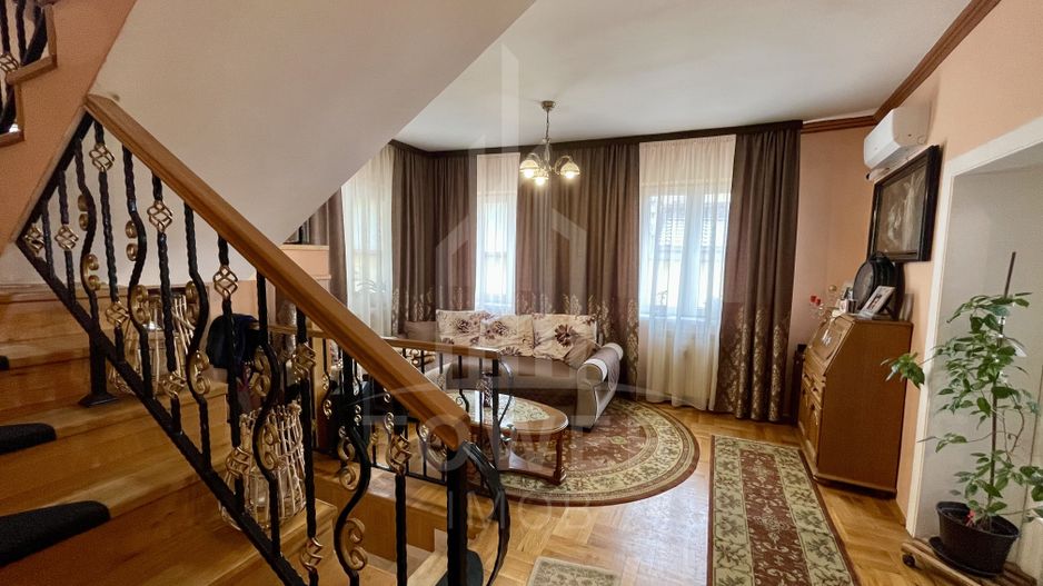 Casa spațioasă în Sibiu, cartierul Terezian – 325.000€ - Poză 1