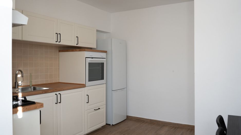 4 camere, 3 dormitoare, 2 băi, boiler, complet renovat - Poză 14