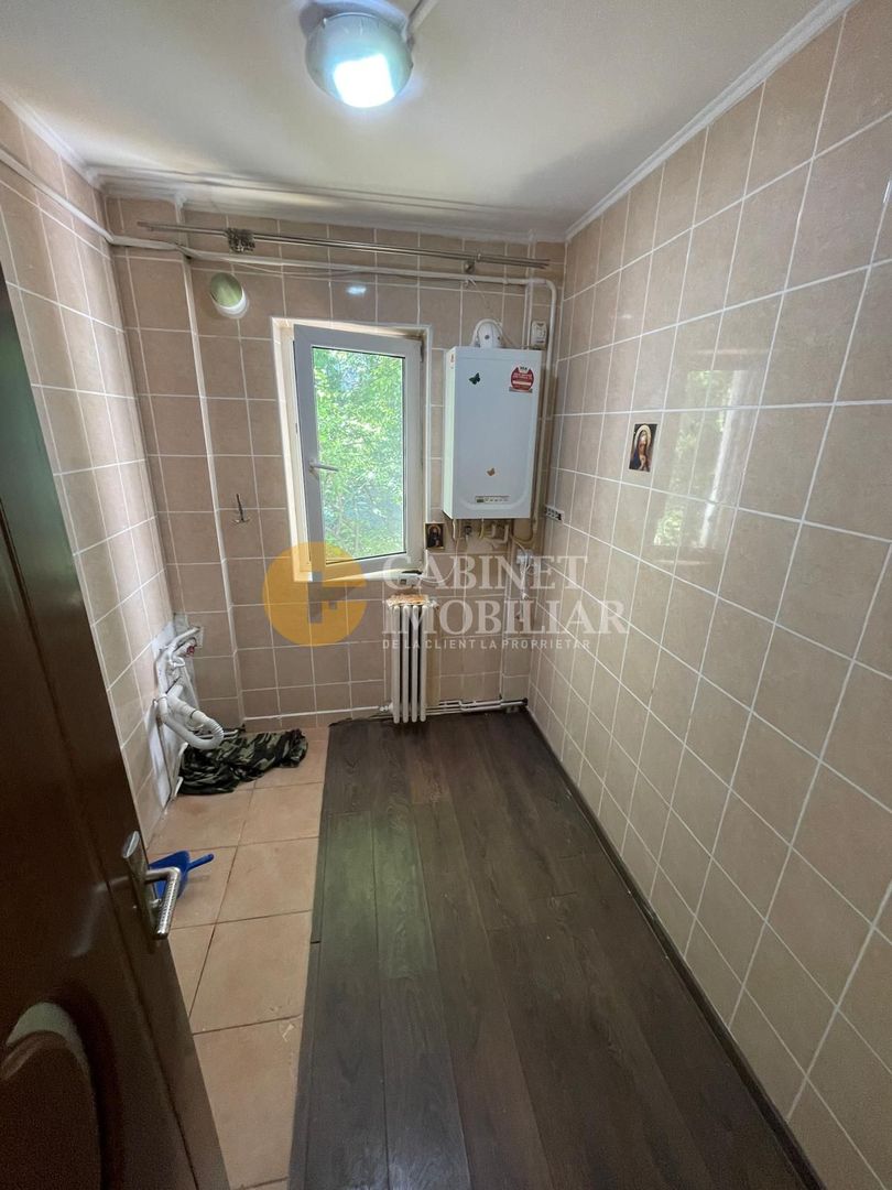 2 Camere Decomandat - Etaj 1 - Zona Alexandru Cel Bun - Poză 4