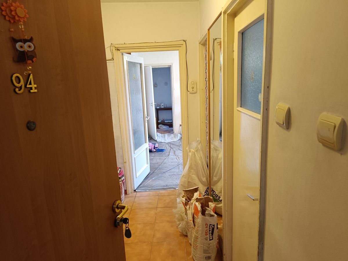 Apartament 3 camere-potential renovare,langa scoala si parc - Poză 2