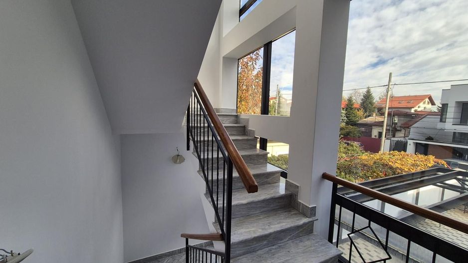 Oportunitate investitie - Vila renovata cu chiras in zona Bucurestii Noi - Poză 10