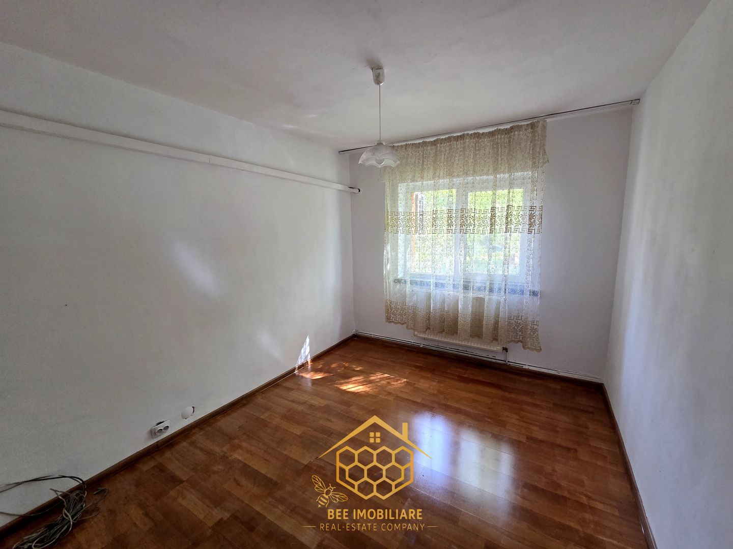 Apartament 3 Camere Decomandat - Spatios - in Zona 1 Mai - Poză 11