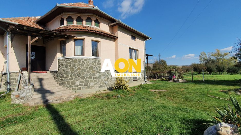 Casa cu 4 camere, la asfalt, 6200 mp teren, sat Sard, com. Ighiu - Poză 1