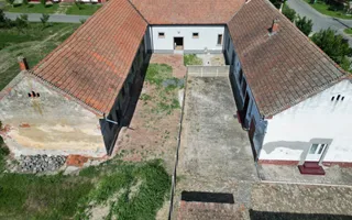 Casa cu istorie in Petrovaselo - Poză 20