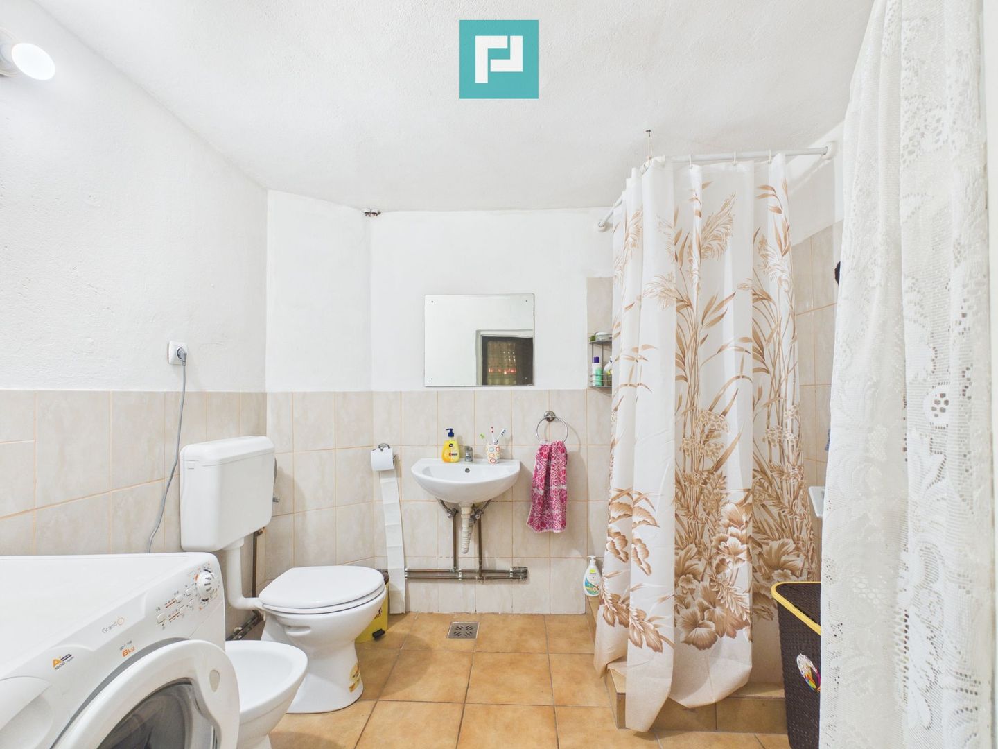 Casă/vilă cu 10 camere – Ineu, centru - Poză 17