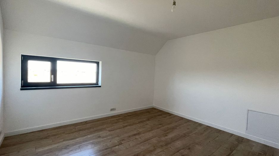 Duplex cu arhitectura deosebita - Mosnita Noua - Poză 9