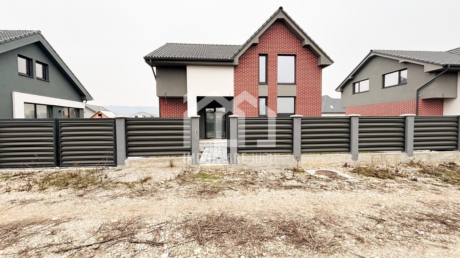 Casa individuala, 4 camere,  142mp,  curte 350mp,  Jucu de Mijloc - Poză 1