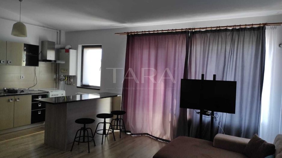 Apartament cu 2 camere, mobilat și utilat, parcare inclusă. - Poză 4