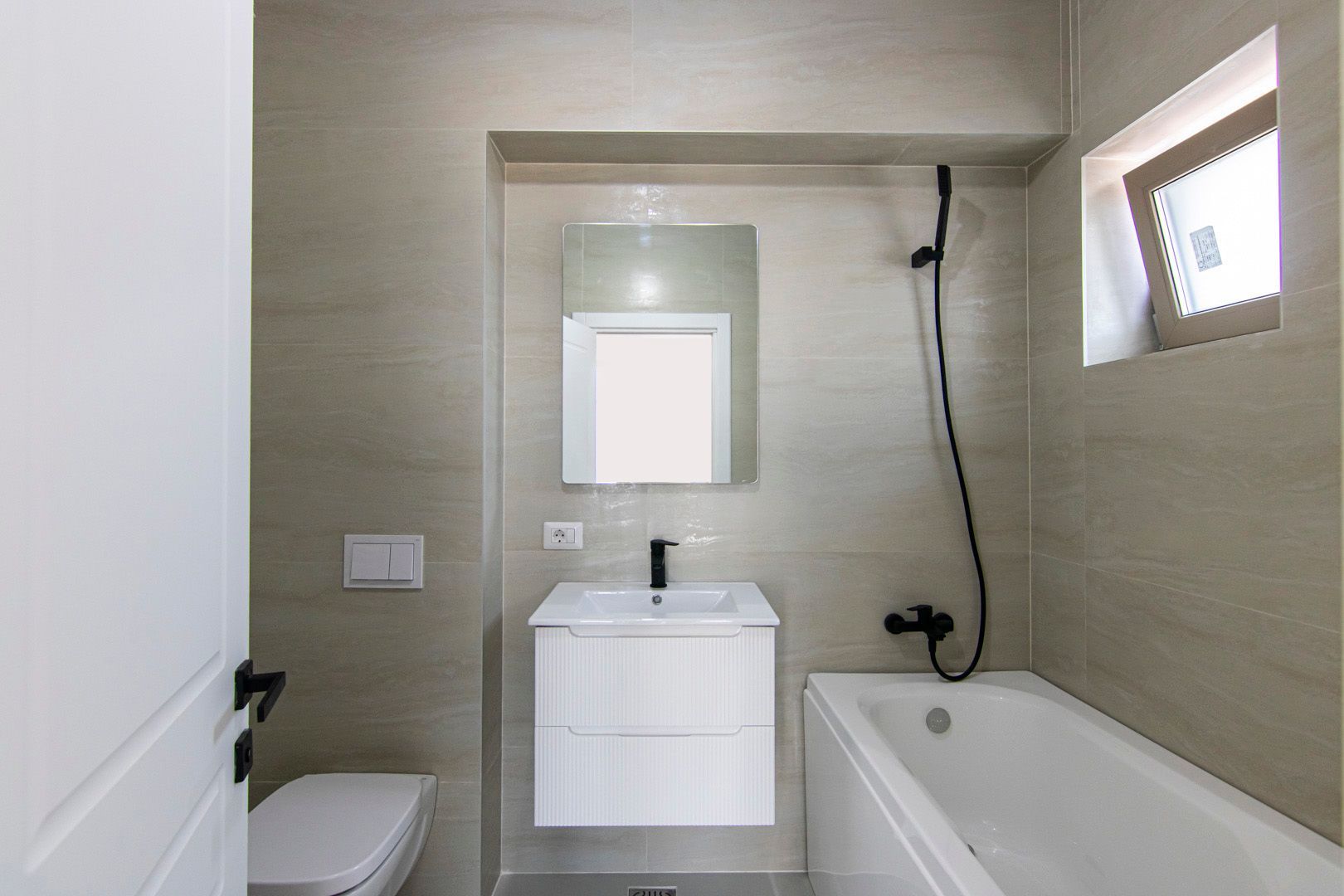 COMISION 0 % | CASA PREMIUM | 5 CAMERE | FINISATA LA CHEIE | OTOPENI | - Poză 14