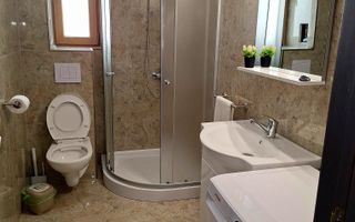 Apartament 3 camere prima închiriere Etaj 1/3 si parcare zona Șelimbăr - Poză 8