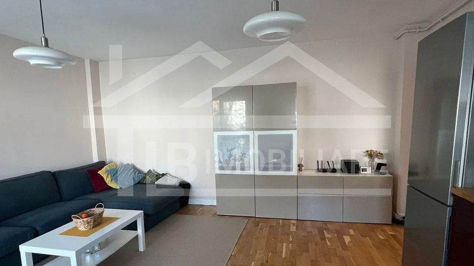 Apartament cu 2 camere, 55mp, Zona Central - Poză 2