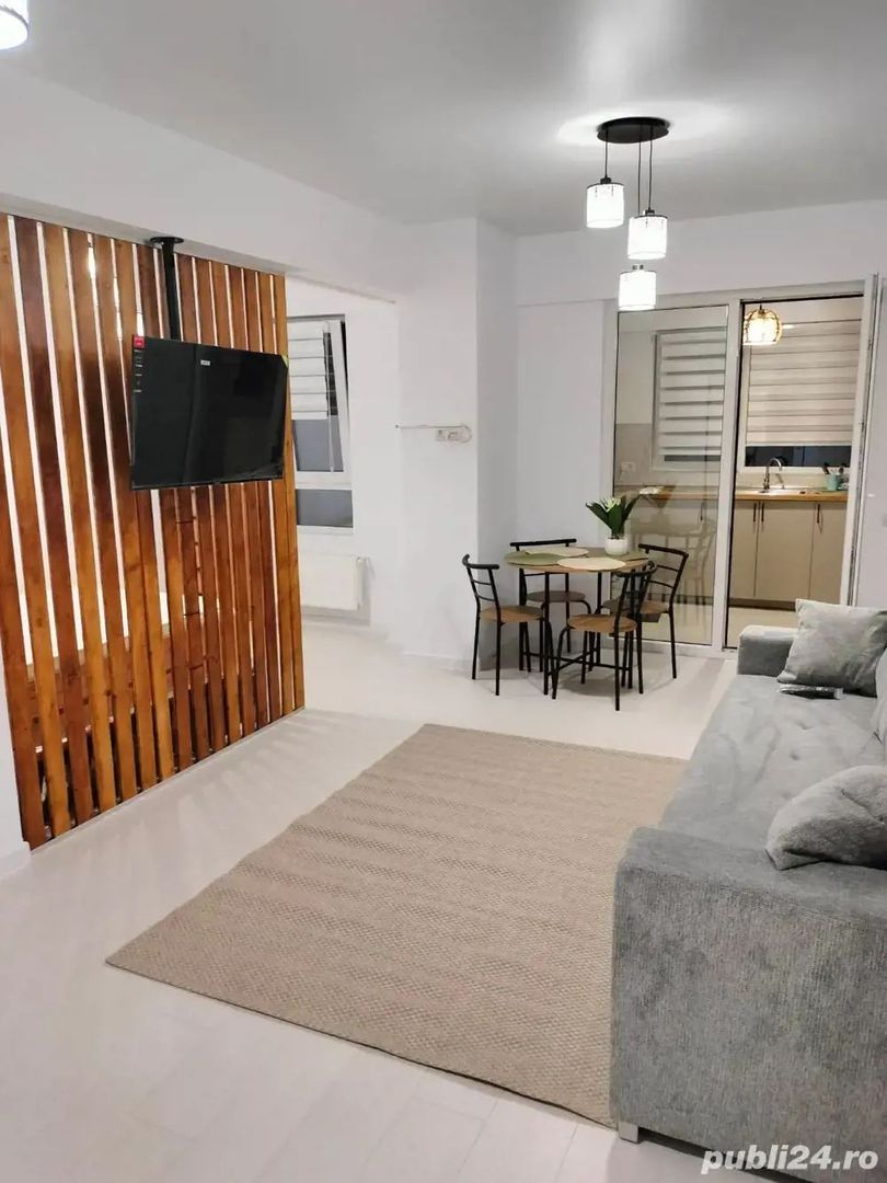 Studio - Central Address - Poză 1