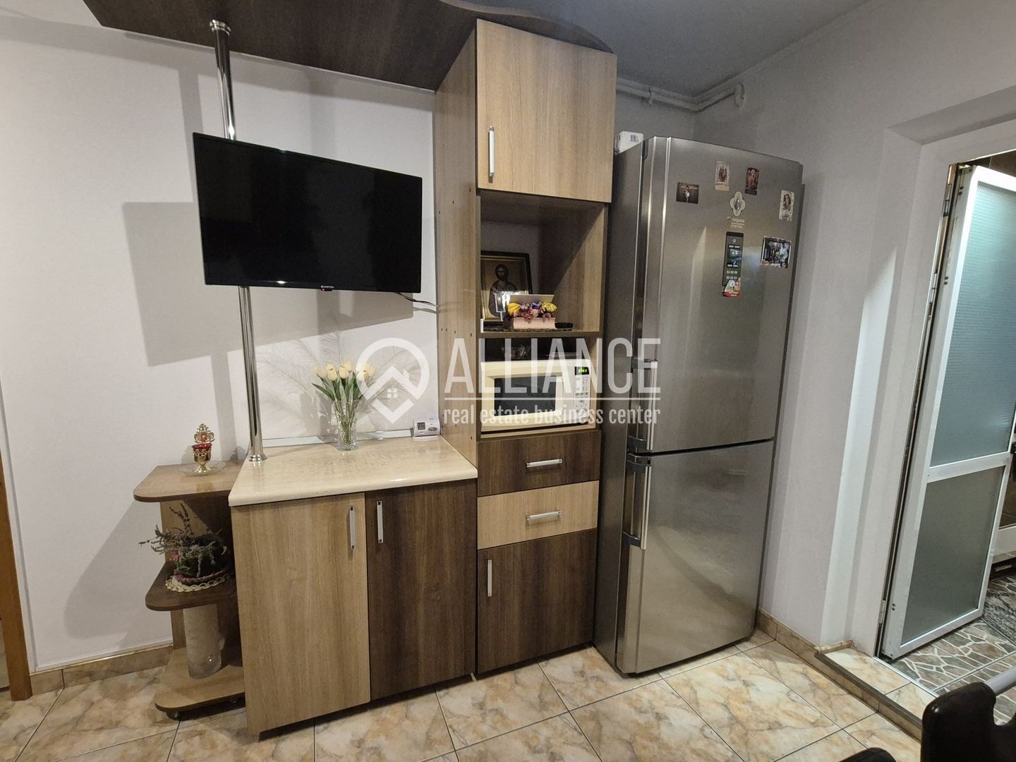 INEL 2 APARTAMENT MODERN3 CAMERE DECOMADATE 72 MP - Poză 8