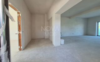 Casa generoasa cu 7 camere, 3 bai, dressing si parcare – Sura Mica - Poză 5