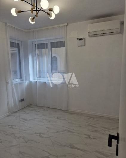 Pentru inchiriere Duplex 5 camere ( Parter + Demisol ) in vila Piata Romana - Poză 5
