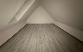 Casa înșiruită cu 4 camere | Parcare | Zona străzii A. Iancu Floresti - Poză 8