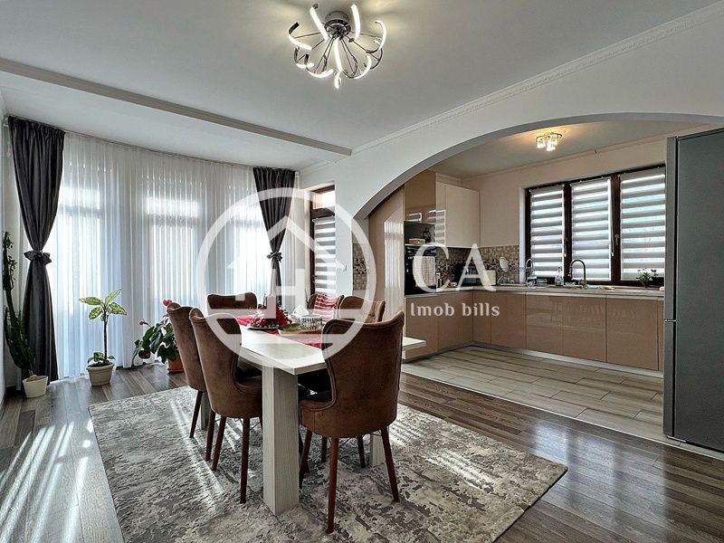 Casă de vânzare cu 4 camere în Santandrei, Oradea - Poză 1