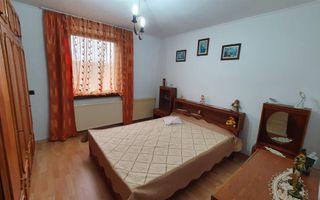 Casa cu 1064 mp teren, ideala pentru pensiune - Poză 11