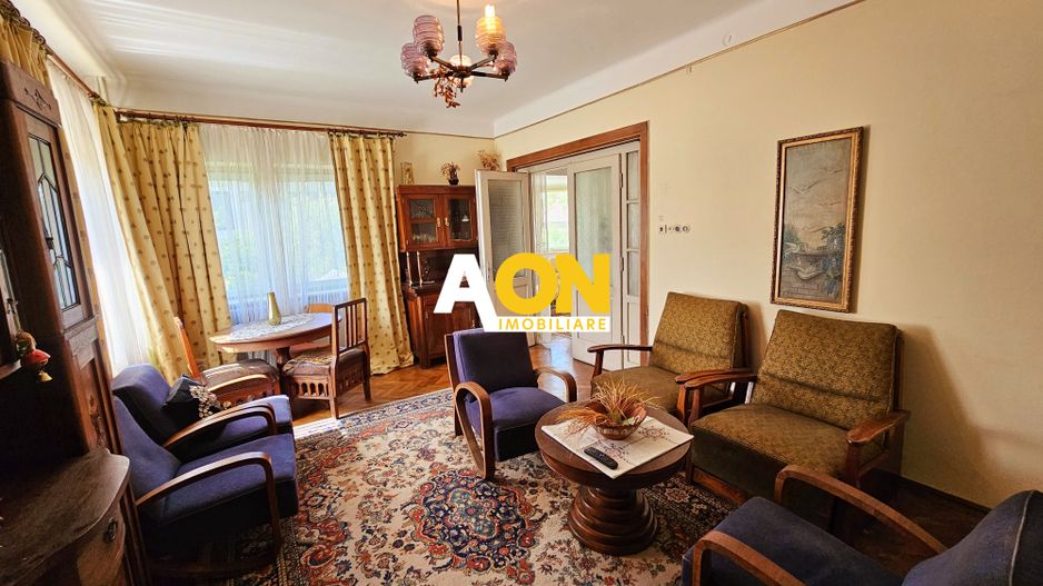 Casa situata in imediata apropiere a Cetatii - Poză 5