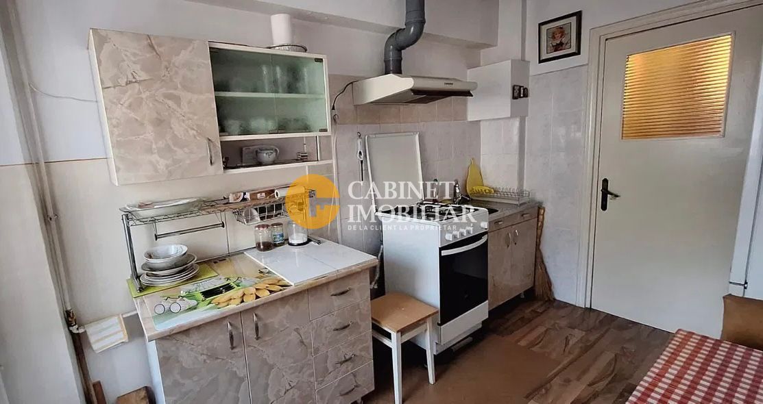 3 Camere Decomandat -  72 mp - Zona Galata - Poză 4
