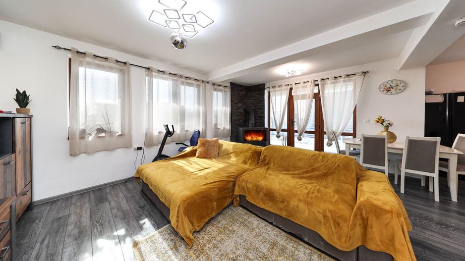 Casă Individuală Modernă de Vânzare | Sânpetru, Brașov - Poză 3