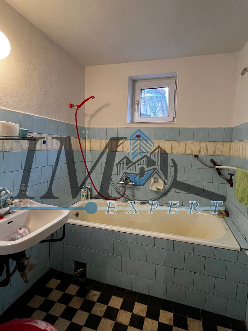 Casa ultracentrală de vânzare in Sebeș - Poză 5