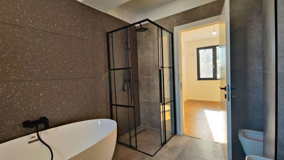Apartament cu gradina proprie, doua locuri de parcare, gata de mutat - Poză 13