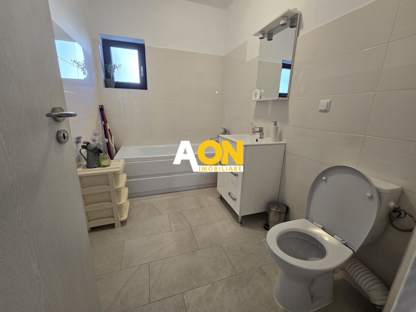 Apartament 3 Camere Decomandat, Zona Centru, Bloc Nou - Poză 8