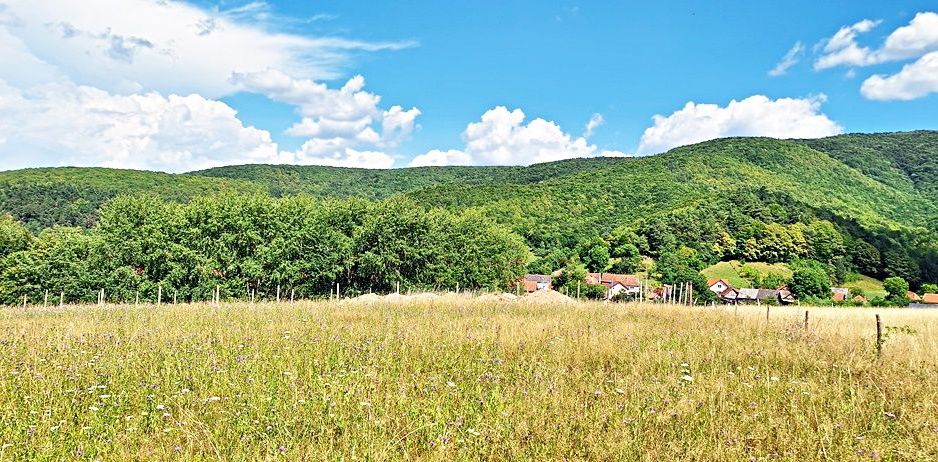 La 24 km de Brasov teren superb de 2010mp cu utilitati - Poză 8