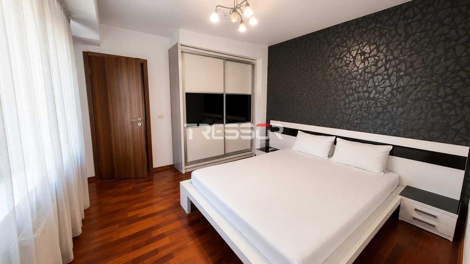 Apartament 2 camere ultracentral în Mamaia, zona Rex, parcare privată - Poză 2