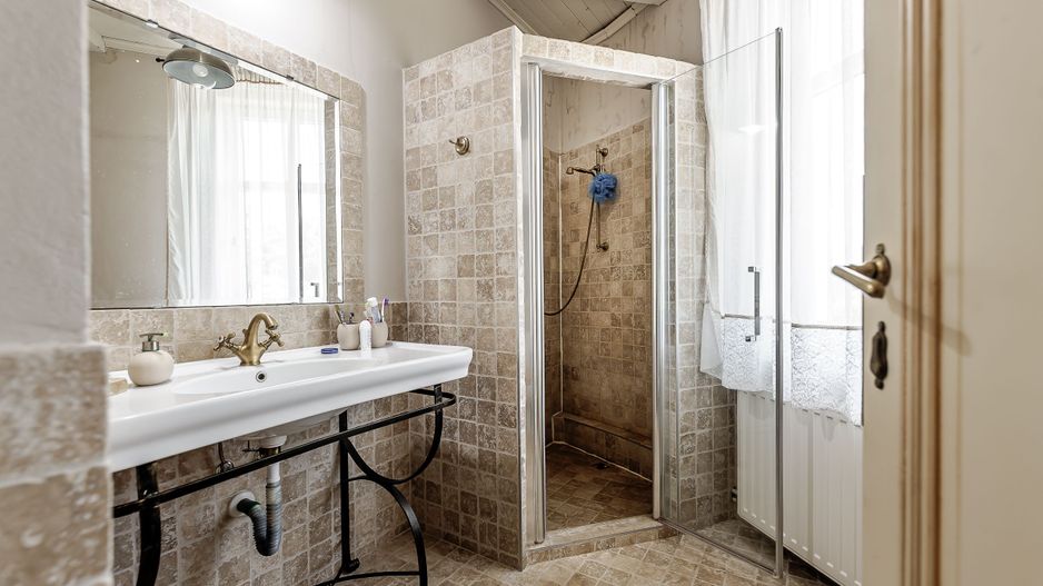 REZERVAT Visezi la o proprietate unică, plină de istorie și farmec? - Poză 9