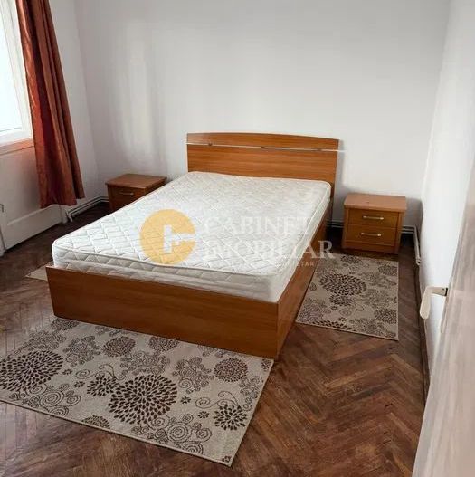 Închiriez apartament 2 camere – Podu Roș, etaj - Poză 1