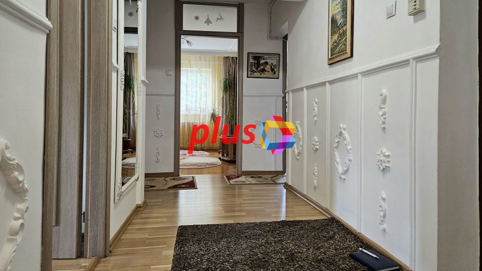 Apartament cu patru camere, zona Calea Bucuresti - Judetean 100 MP - Poză 3