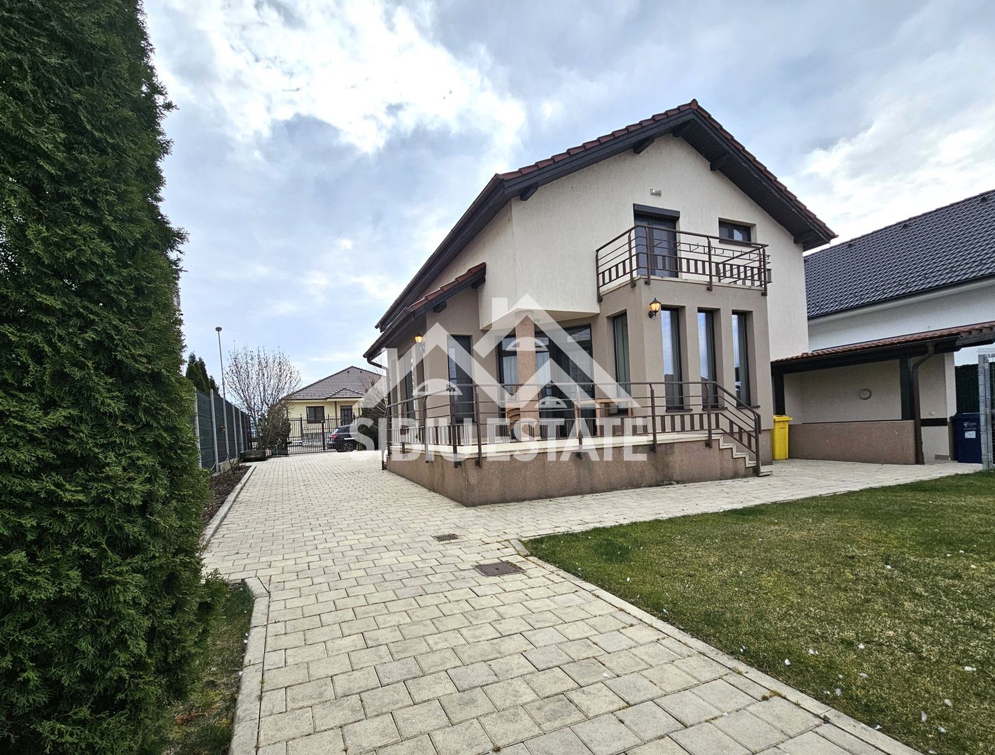 Casa individuala garaj pivnita curte mare - Poză 10