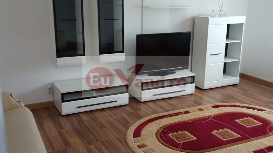 De inchiriat apartament cu 3 camere ICF, langa Scoala nr. 12, parter, 500 E - Poză 1
